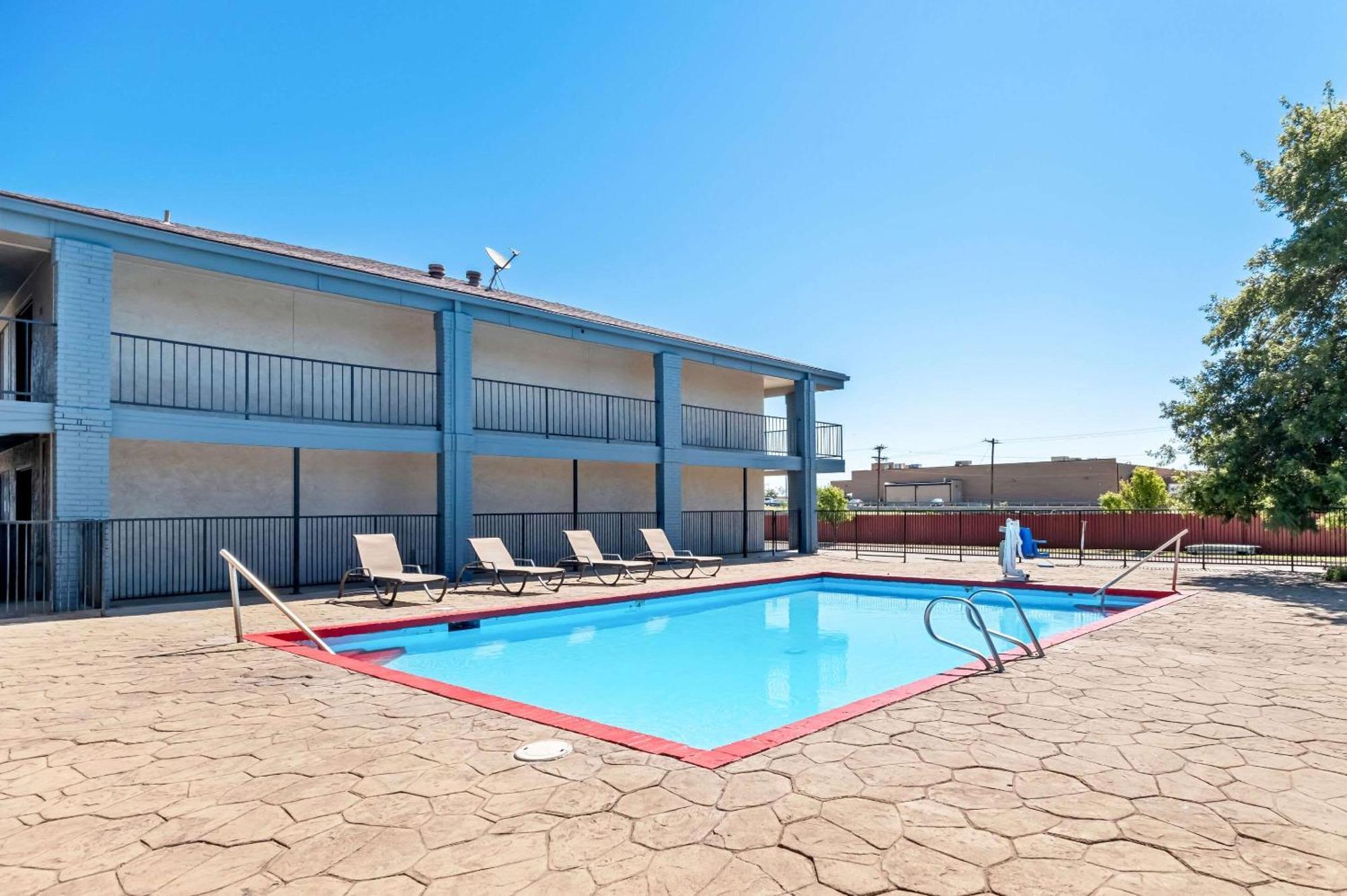 Quality Inn Plainview Экстерьер фото